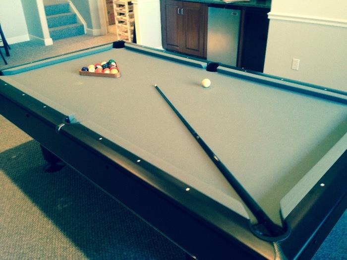 VGC - 9' Kasson slate top pool table with accessories