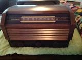 RCA vintage radio....excellent condition...needs new wiring