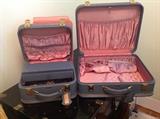 Set of vintage American Tourister suitcases, excellent condition outside and slightly worn inside