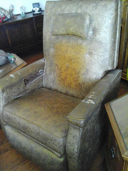 ANTIQUE CHAIR WITH ELECTRONIC CONTROLS