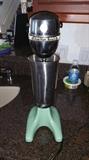 old in perfect working condition blender for shakes
