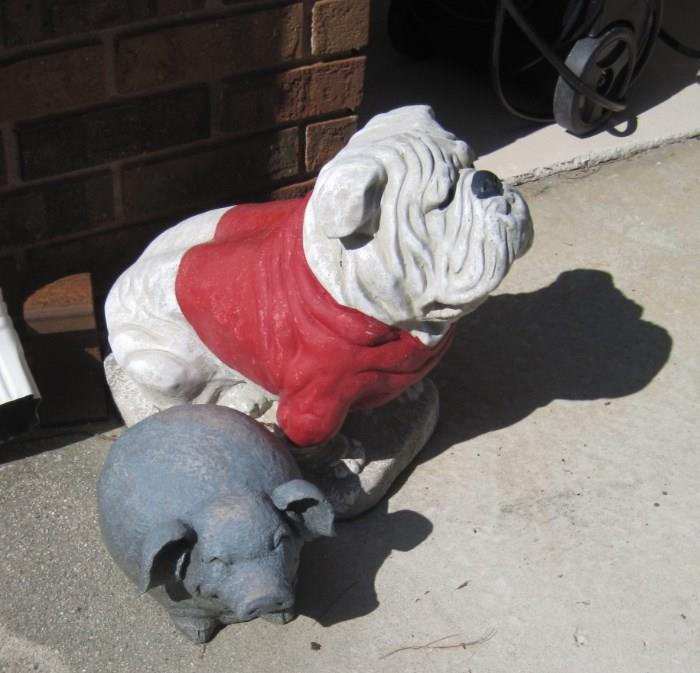 Georgia bulldog with friendly pig companion