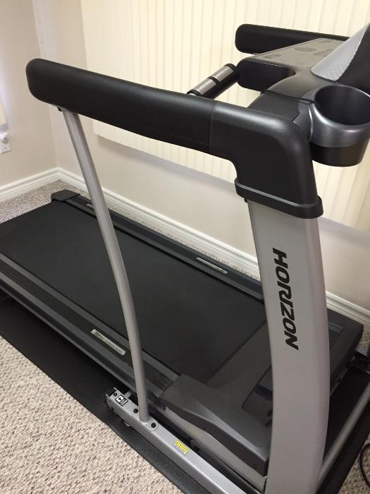 Treadmill - Horizon  EXCELLENT CONDITION