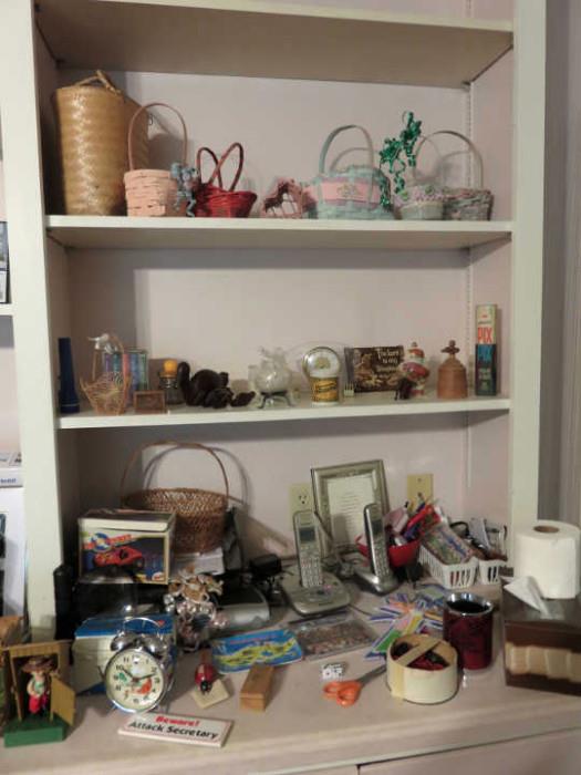 Baskets, various figurines and toys