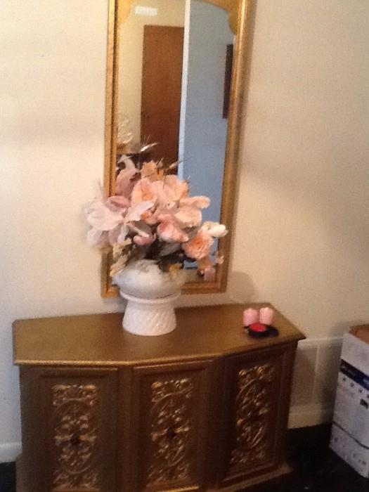 Entry table and Mirror