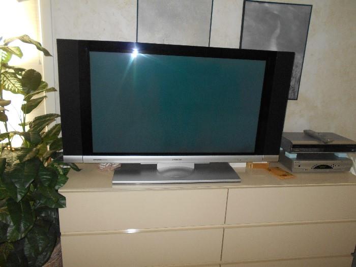 Hitachi 43 inch Flat Screen TV