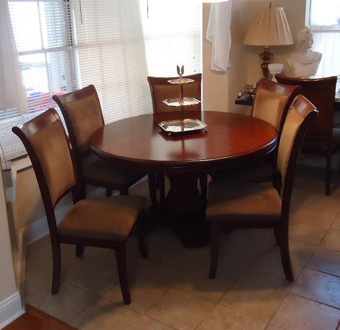 Classic table with 6 chairs
