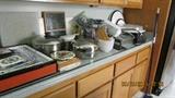 Many kitchen items