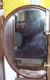 Mirror to previous short dresser