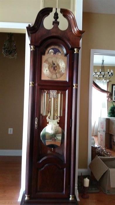 Exquisite Grandfather clock cherry Howard Miller.