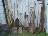 MISC GARDEN TOOLS