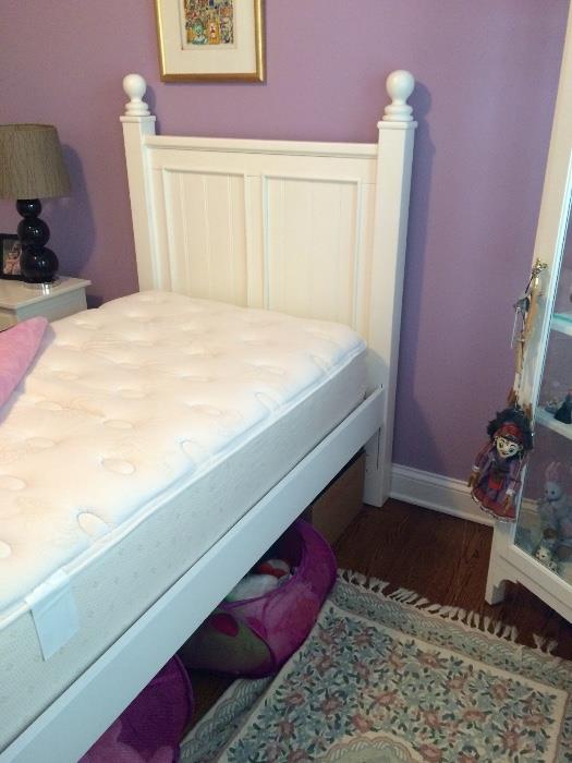 Twin Bed, Mattress and Boxspring