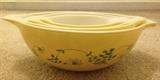 Set of four Vintage Pyrex mixing bowls