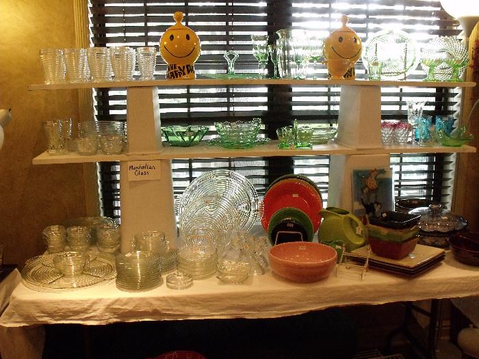 Vaseline glass, Fiesta and other items