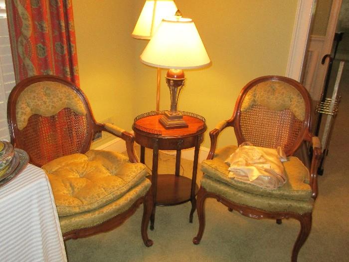 pair chairs, table lamps