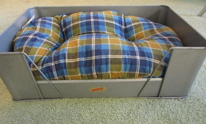 authentic retro dog bed, never used
