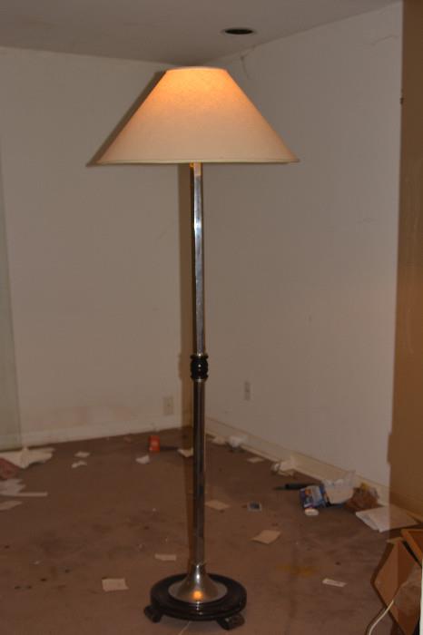 Deco floor lamp