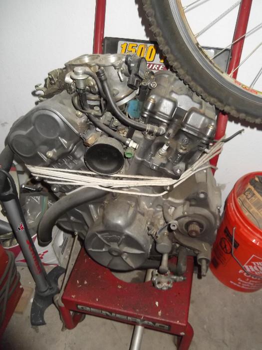 2000 Aprilia RSV Mille 977c v-twin engine 