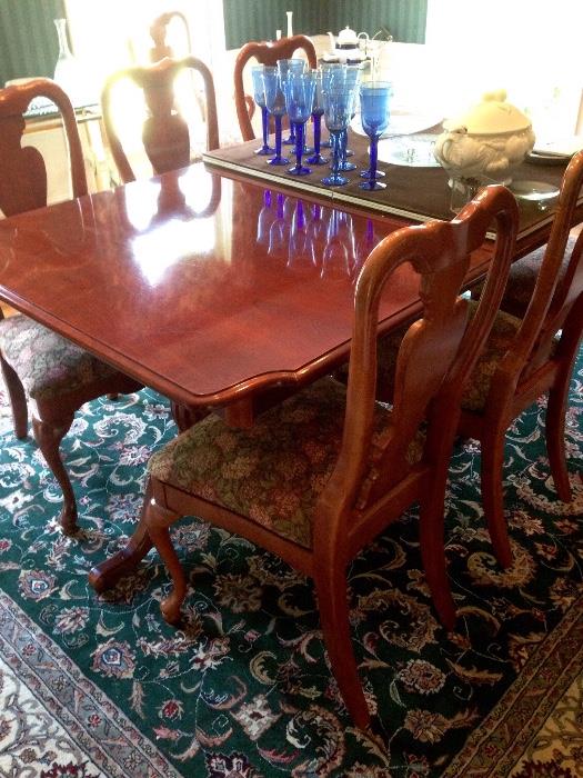The Real Star!  Breathtaking American Drew Cherry Table w/2 Leaves, Table Pads, and 10 CHAIRS!...