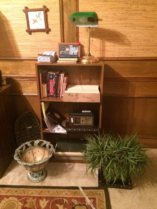 Small book shelf & other decorative items