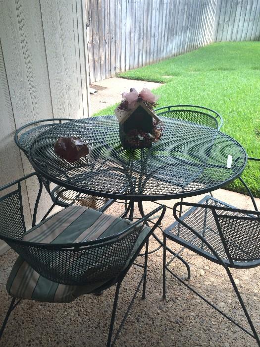 Green table & chairs has matching settee