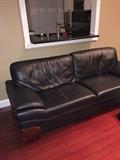 DESIGNER CONTEMPORARY // MODERN WOODEN BOTTOM & BLACK LEATHER SOFA COUCH