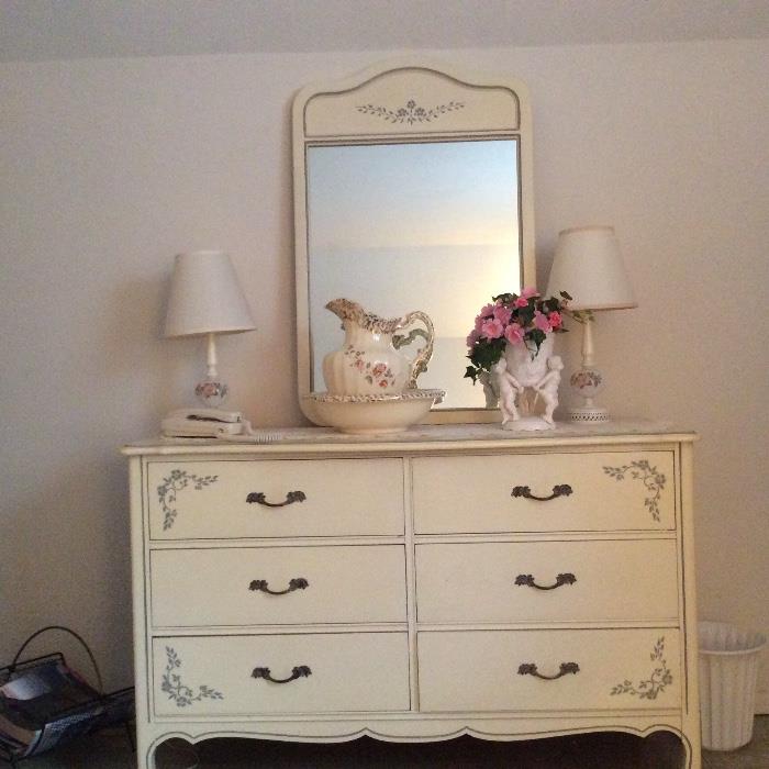 Dixie Furniture! Nice condition! White French Provincial Double Dresser and Mirror.