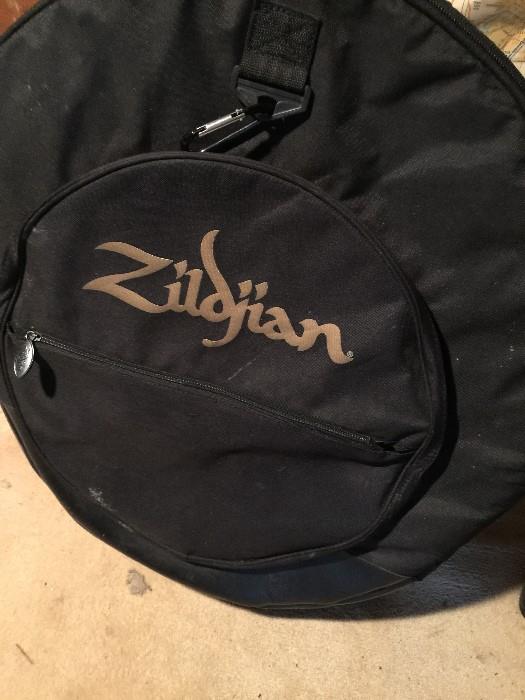 CYMBAL BAG included as gift with purchase of set.