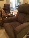 Like new La-Z-Boy power lift chair