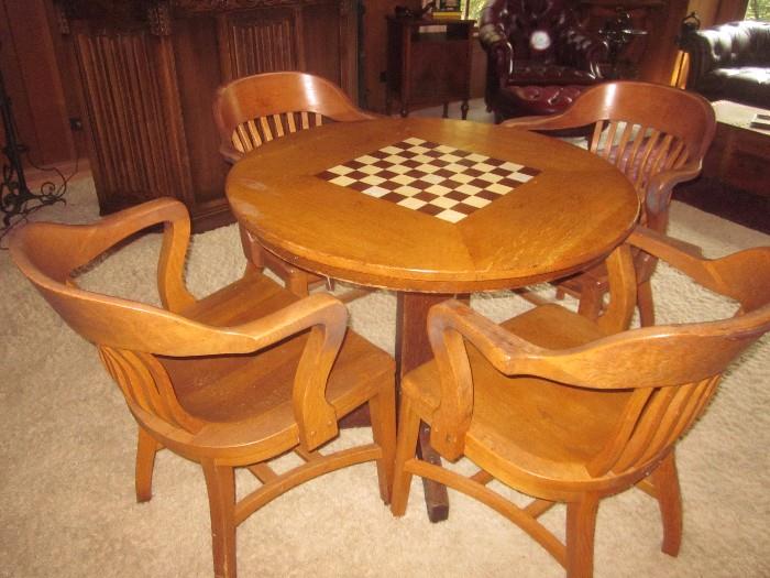 Game Table and chairs