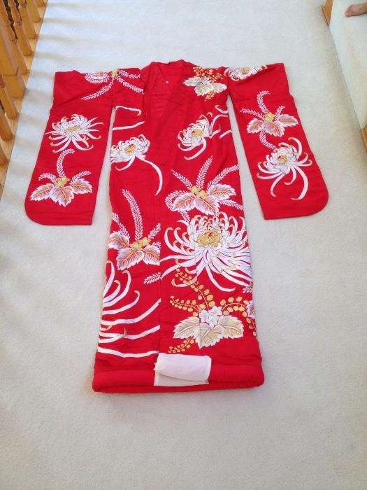 Great Japanese, Chinese and Korean ceremonial kimonos 