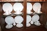Crown Ming China "Royal Palm" 42 pieces service for 8