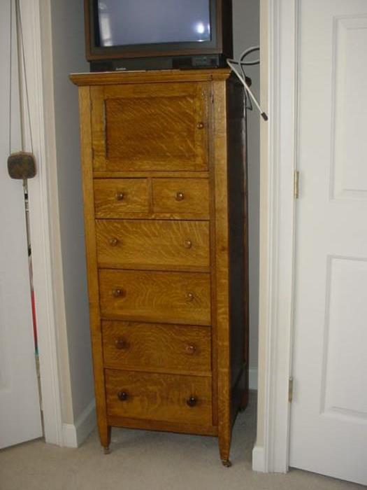 Wonderful antique oak side chest