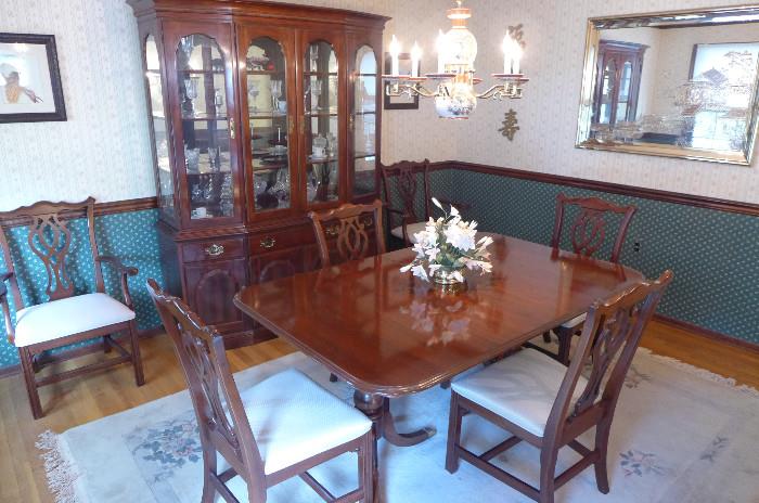 Quality KLING Dinning Room Set!  Cherry Wood Immaculate!