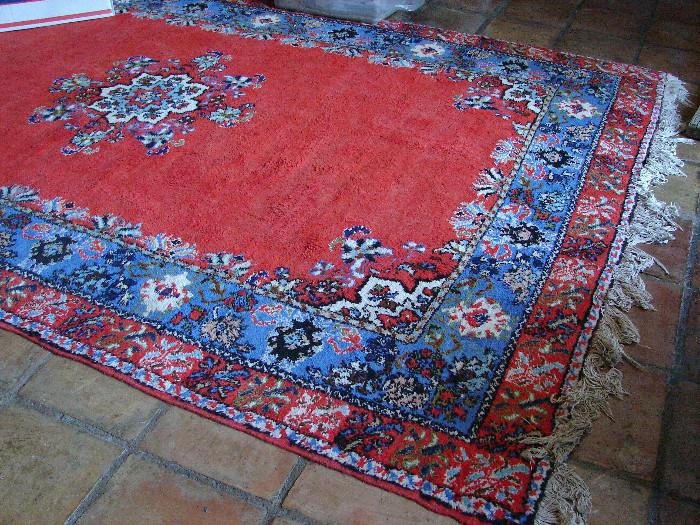 One of several similar rugs available.