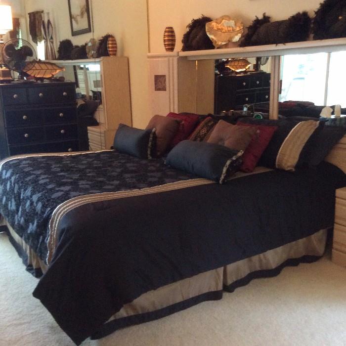 King Size Bed with Built In MIrrors and Side Storage, Black and Gold Linens