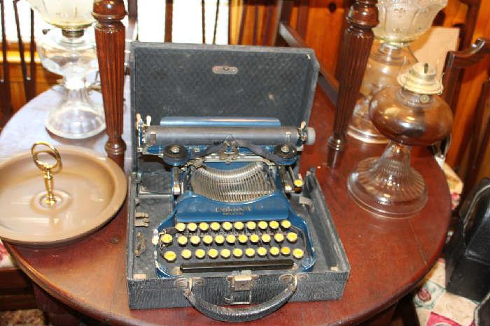 Unique Corona Special Portable Typewriter