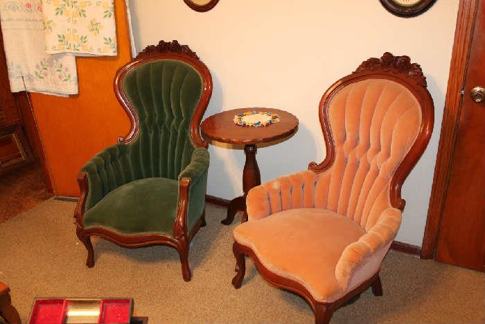 Pr. Gentlemens Chairs, 3 Leg Table