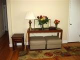 Sofa table, lamp & set of nesting tables.