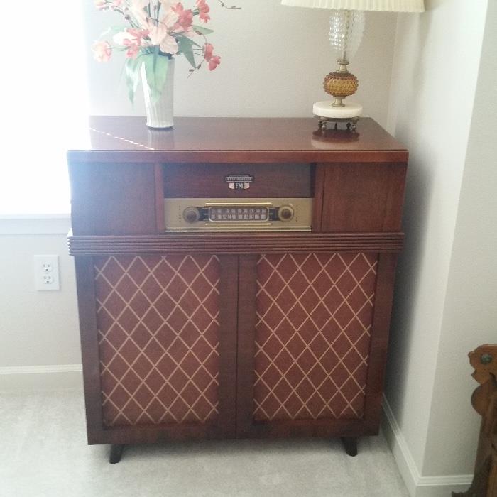 floor model vintage radio.  No phonograph.
