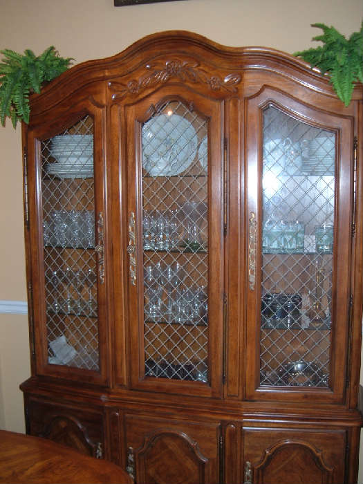 Drexel French Provincial Dining Room China Cabinet with Mesh Wire Glass Door Hutch, large-scale, excellent condition, not sold separately