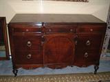 Vintage Chest, 3 small drawers, 2 serpentine drawers, great condition