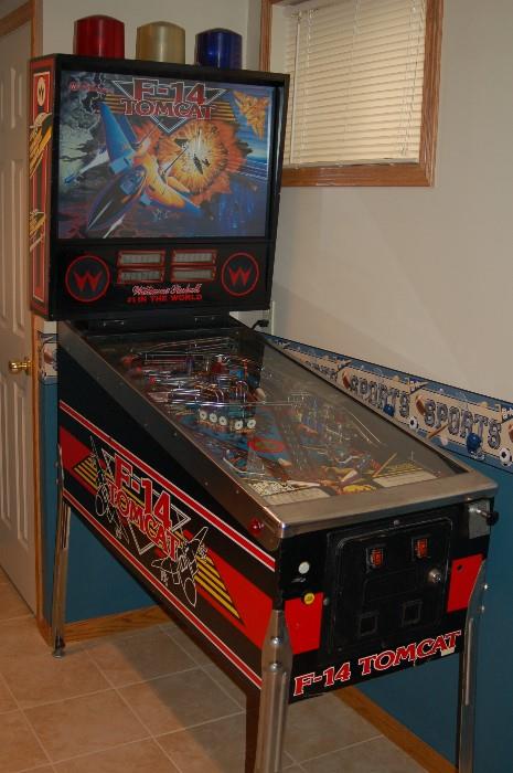 F14 Tomcat pinball machine - in working order! 
