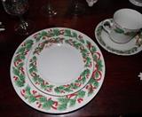 CLOSE UP OF CHRISTMAS CHINA  (SANGO -NOEL)