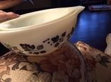 Rare pair pyrex gooseberry Cinderella bowls