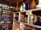 Figurines, vases and coffee pots