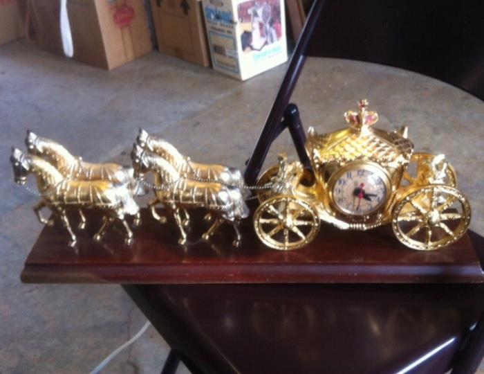 Vintage Beautiful Horse and Carriage Clock 