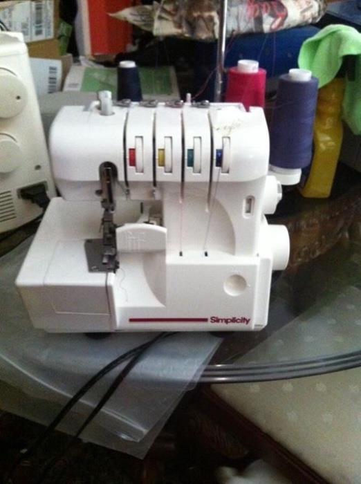 Like new Serger Sewing Machine 