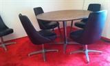 MID CENTURY MODERN PEDESTAL DINING TABLE W/5 BLACK TULIP CHAIRS BY CHROMCRAFT 69