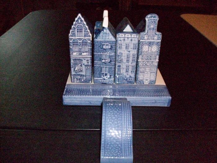 Four Delft Blue Houses handpainted made in Holland